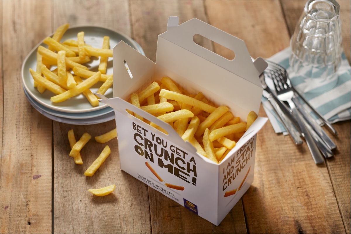 Aviko SuperCrunch Pommes in Lieferservice Box