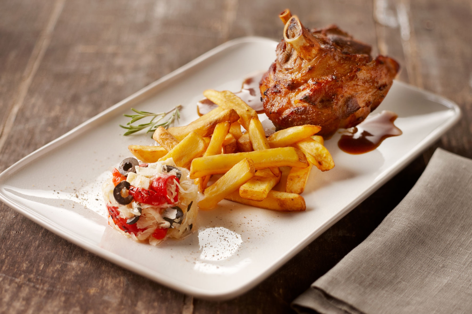 country-cooking-pure-and-rustic-fries-eisbein