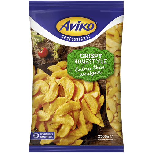 packshot dünne kartoffelspalten in blauem aviko beutel