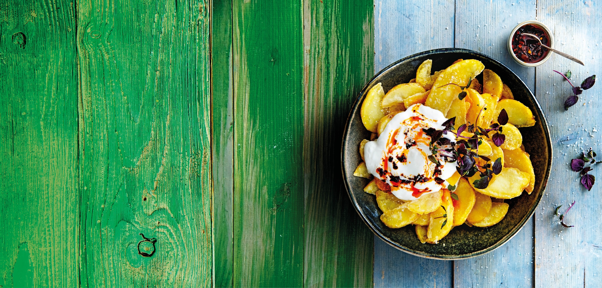 1920x920_wedges_topped_crispy_chili_04.jpg